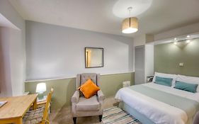 Apartment 8 - Large Studio Sea Front-Ground Floor -Free Parking